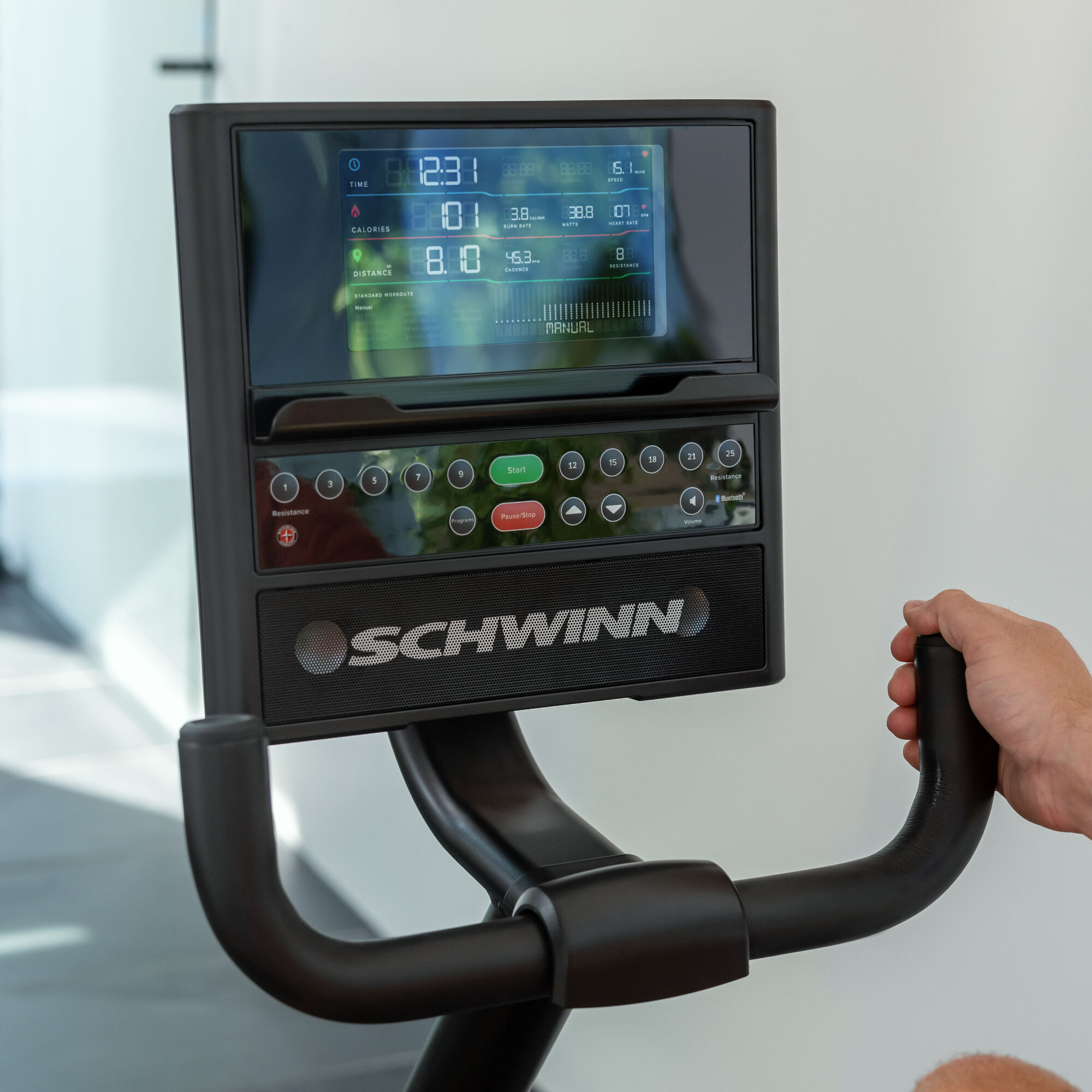 Schwinn spin bike cheap monitor